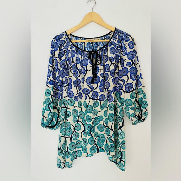 Anthropologie Blue Floral Women's Top
Branching Blooms 10 Blouse - Picture 3 of 9